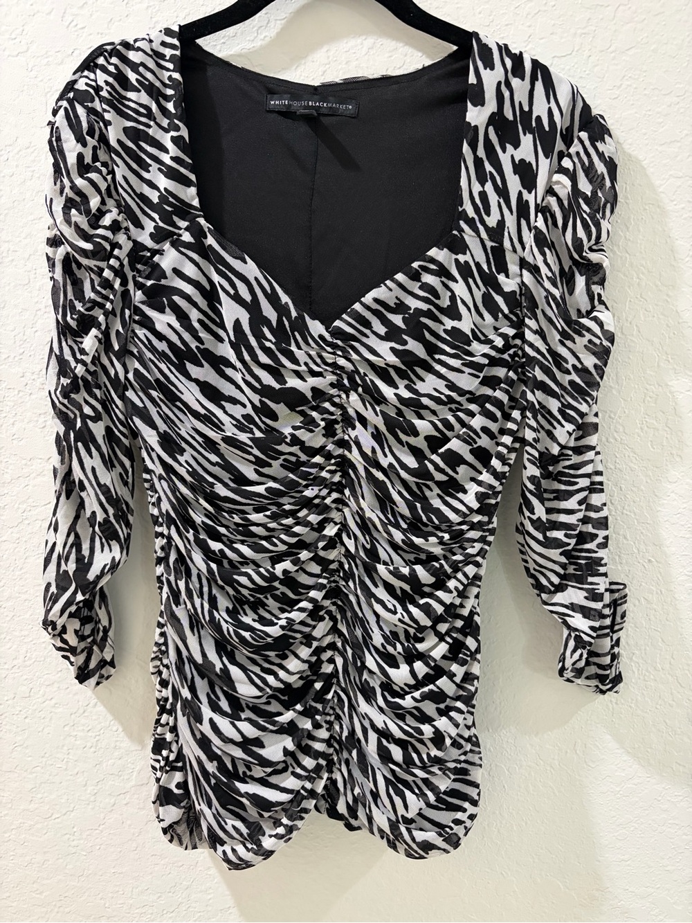 White House Black Market Black & White Ruched Animal-Print Long Sleeve Dress
